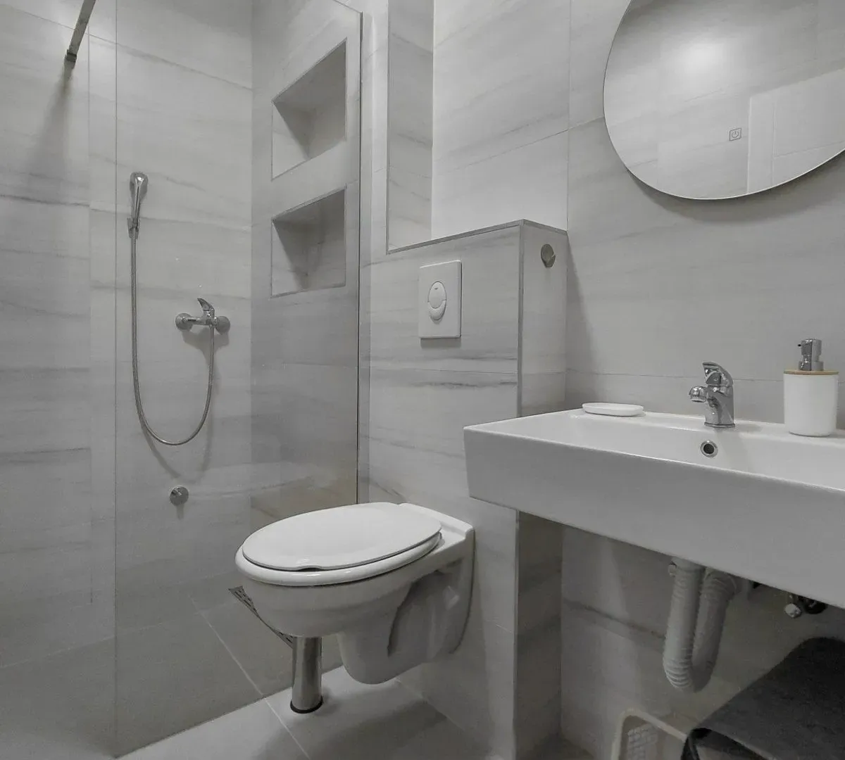 Rent, house, 200m², Gornja Gorica, Podgorica