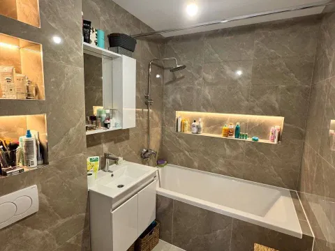 Sale, two bedroom apartment, 82m², Centar, Budva - image 5