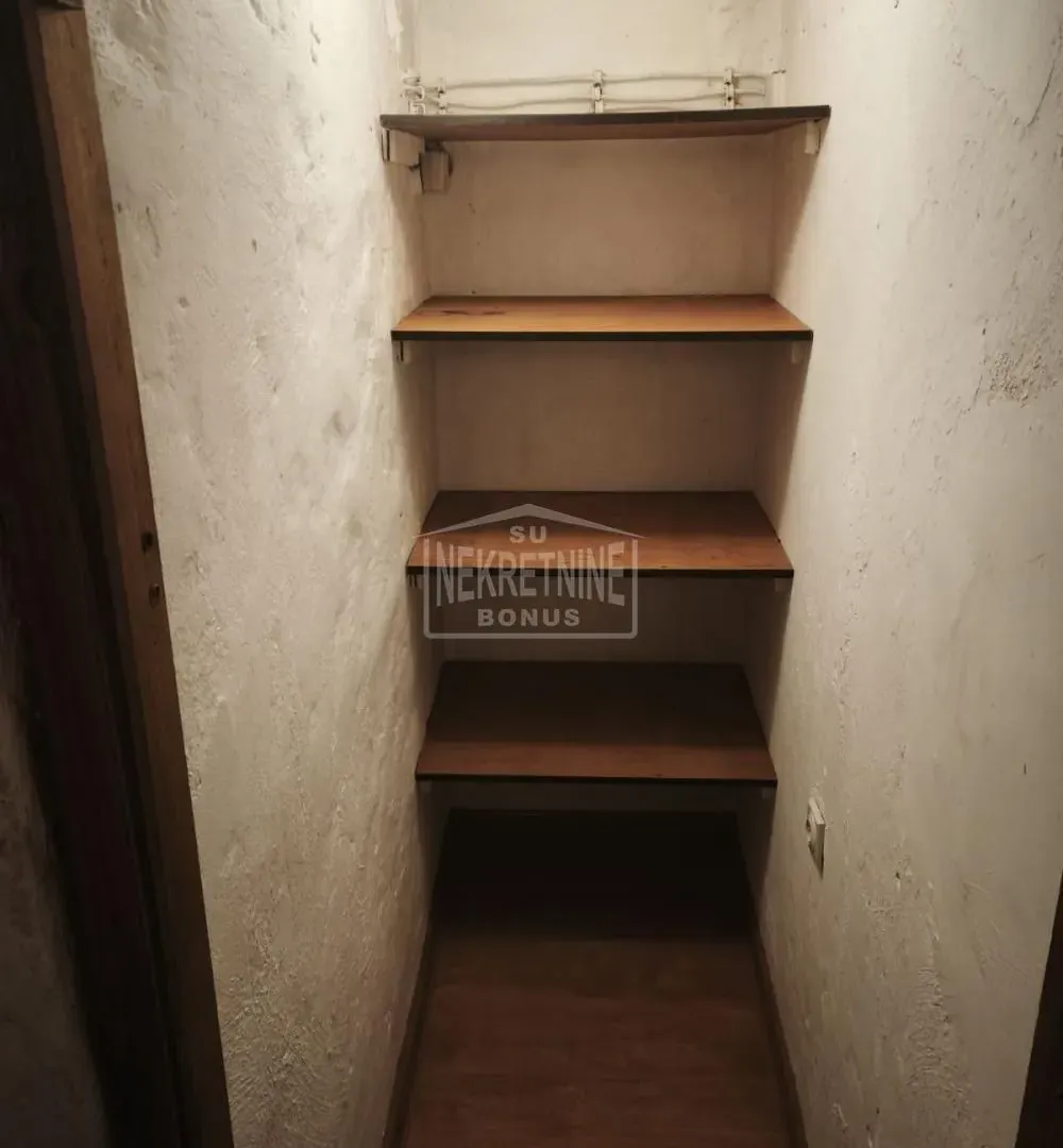Prodaja, kuća, 190m², Novo Selo, Subotica