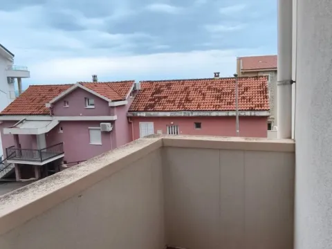 Rent, one bedroom apartment, 41m², Pržno, Budva - image 20