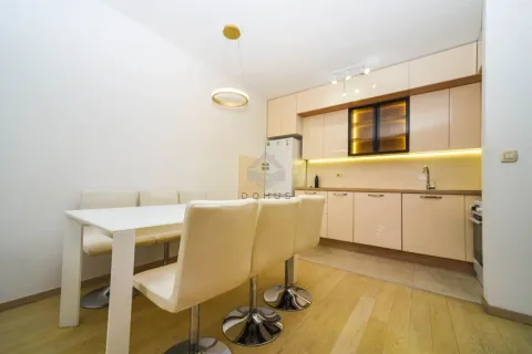 Rent, two bedroom apartment, 75m², City Kvart, Podgorica - image 4