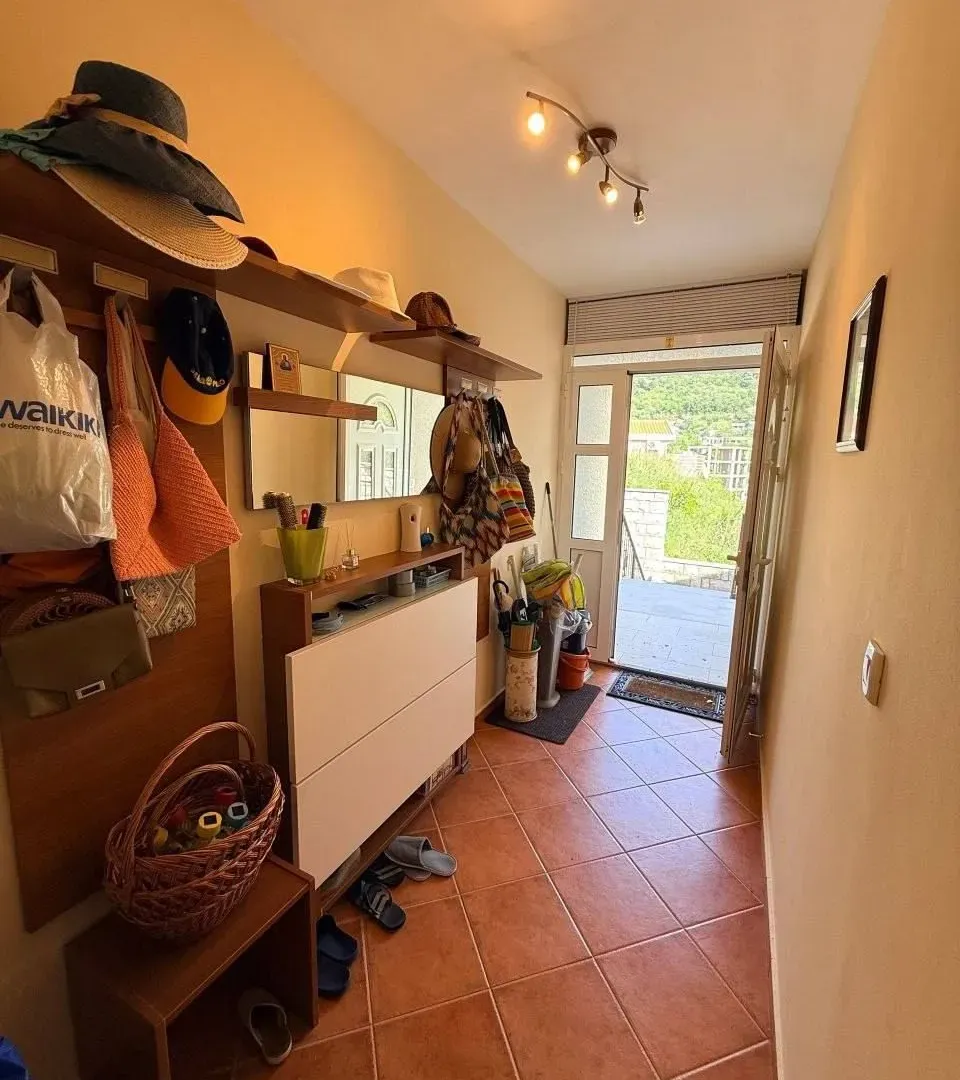 Prodaja, dvosoban stan, 131m², Seoce, Budva