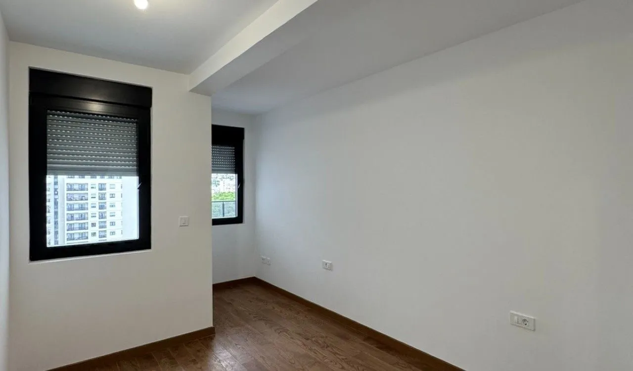 Izdavanje, dvosoban stan, 64m², Podgorica, Crna Gora