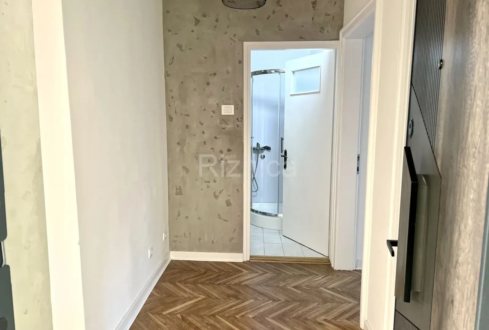 Izdavanje, jednosoban stan, 52m², Niš, Srbija