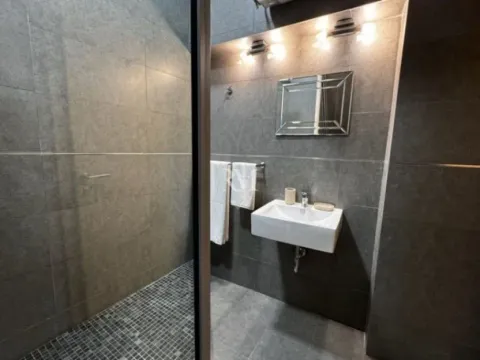 Izdavanje, dvosoban stan, 115m², Seljanovo, Tivat - image 8