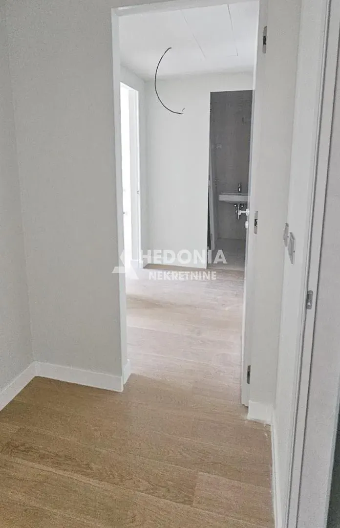 Izdavanje, trosoban stan, 84m², Novi Beograd Blok 65, Novi Beograd Sve Podlokacije