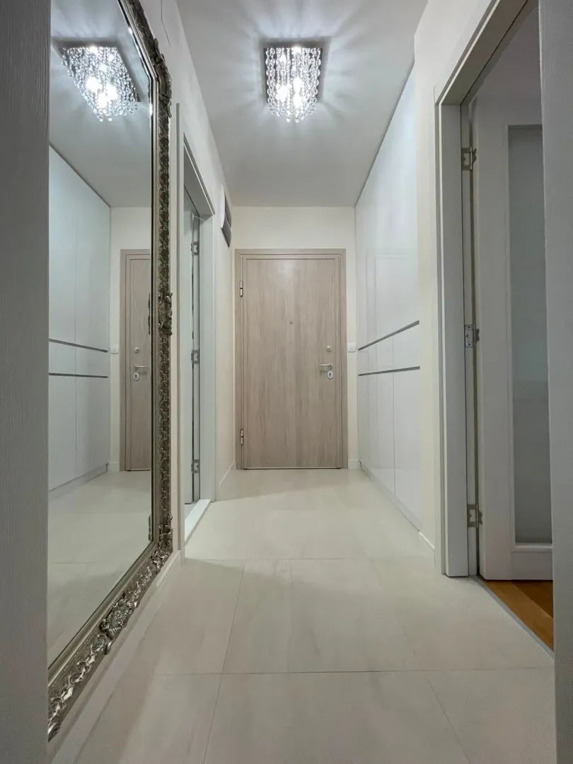 Izdavanje, jednosoban stan, 53m², Central Point, Podgorica