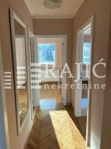 Rent, office space, 71m², Savski Venac, Beograd