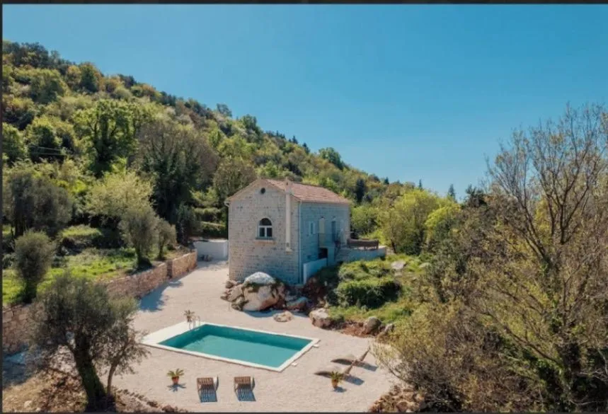 Rent, house, 200m², Brajići, Budva