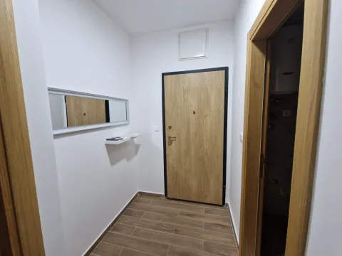 Izdavanje, stan, 70m², Blok 9, Podgorica - image 2