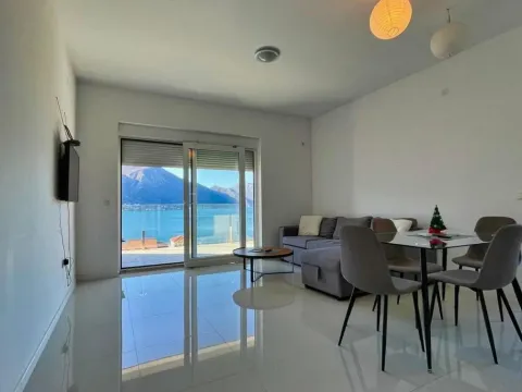 Prodaja, jednosoban stan, 46m², Dobrota, Kotor - image 1