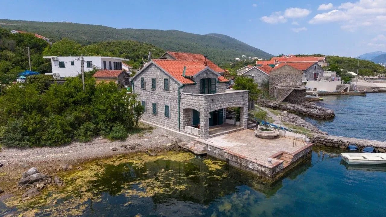 Sale, house, 121m², Tivat, Crna Gora