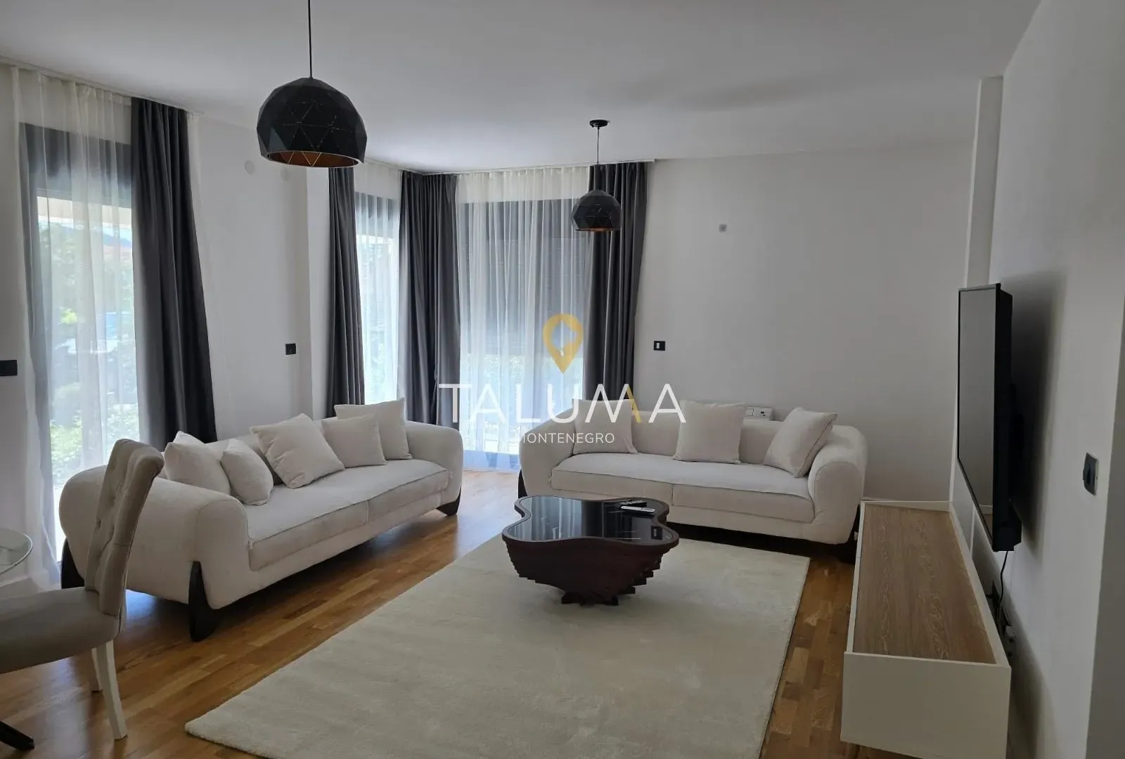 Izdavanje, dvosoban stan, 100m², Blok 9, Podgorica