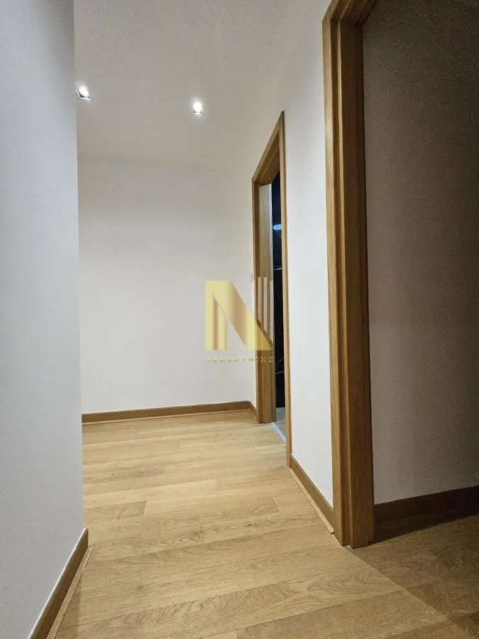 Prodaja, četvorosoban stan, 240m², Cara Dušana, Novi Sad Sve Podlokacije