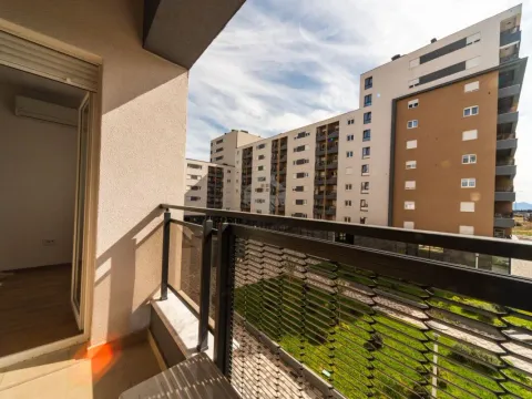 Izdavanje, jednosoban stan, 37m², Stari Aerodrom, Podgorica - image 10