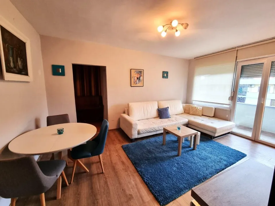 Izdavanje, jednosoban stan, 53m², Centar, Podgorica