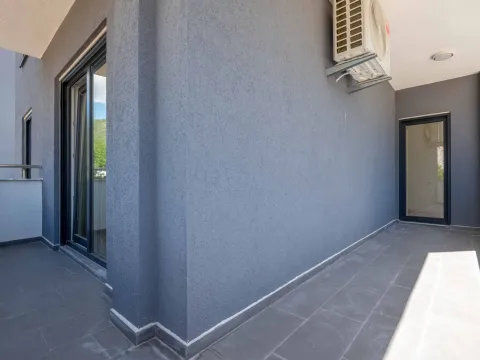 Sale, two bedroom apartment, 70m², Makedonsko naselje, Bar - image 13