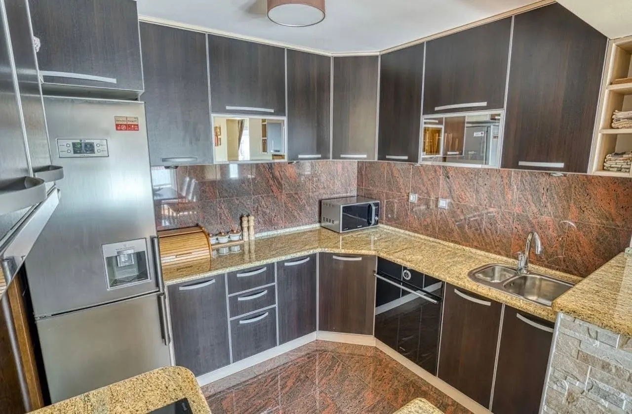 Sale, four bedroom apartment, 188m², Rozino, Budva