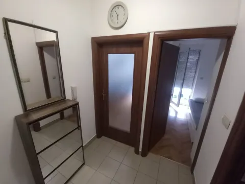 Izdavanje, jednosoban stan, 33m², Blok 9, Podgorica - image 6