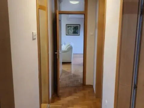 Sale, three bedroom apartment, 105m², Blok 6, Podgorica - image 7