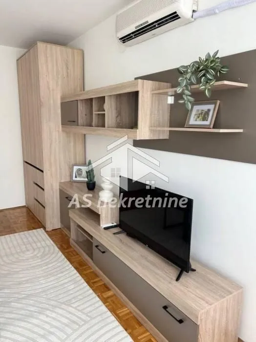 Rent, three bedroom apartment, 77m², Zemun Sve Podlokacije, Beograd