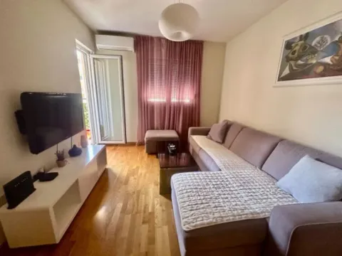 Izdavanje, jednosoban stan, 45m², City Kej, Podgorica - image 3