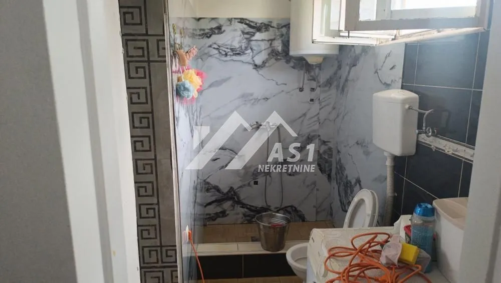 Izdavanje, kuća, 250m², Veternik, Novi Sad Sve Podlokacije