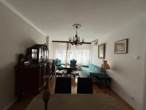 Izdavanje, trosoban stan, 80m², Kalenić Pijaca, Vračar Sve Podlokacije - image 5