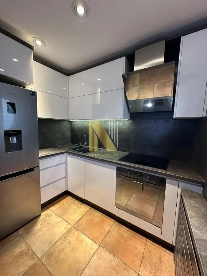 Prodaja, četvorosoban stan, 161m², Bulevar Oslobodjenja, Novi Sad Sve Podlokacije