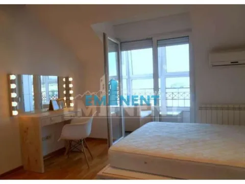 Izdavanje, četvorosoban stan, 140m², Đeram Pijaca, Beograd - image 10
