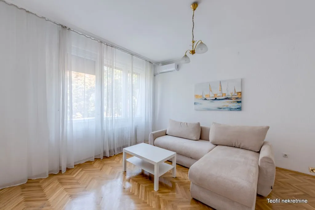 Sale, two bedroom apartment, 65m², Kalenić Pijaca, Vračar Sve Podlokacije