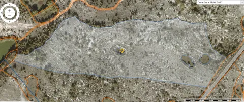 Kastastarski snimak sa označenim granicama parcele i okolnim terenom. - image 3