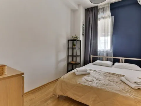 Izdavanje, dvosoban stan, 60m², Budva, Crna Gora