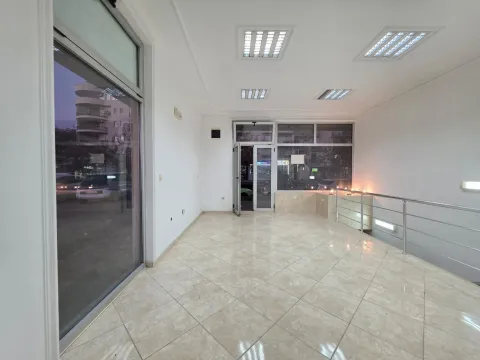 Prodaja, poslovni prostor, 82m², Podgorica, Crna Gora - image 12