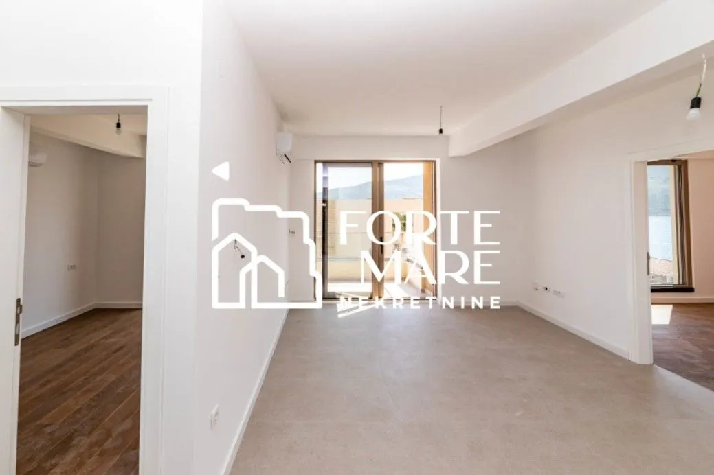 Prodaja, dvosoban stan, 60m², Baošići, Herceg Novi