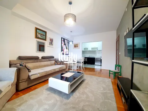 Izdavanje, dvosoban stan, 70m², City Kvart, Podgorica - image 10