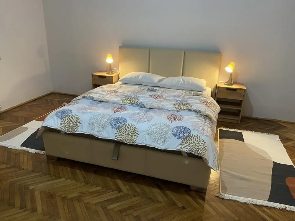Rent, three bedroom apartment, 120m², Stari Grad, Beograd