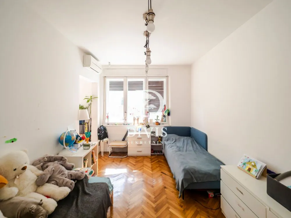 Prodaja, trosoban stan, 72m², Obilićev Venac, Beograd