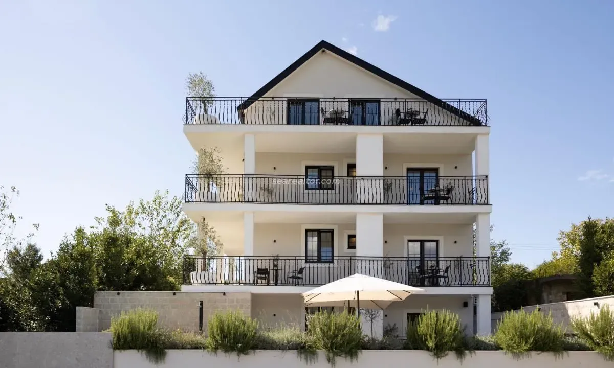 Prodaja, dvosoban stan, 98m², Tivat, Crna Gora