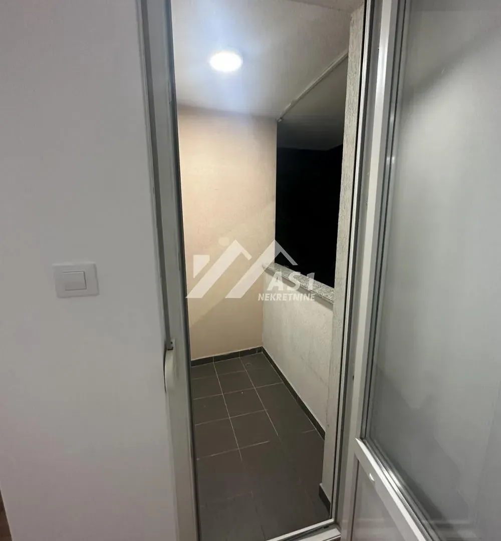 Izdavanje, trosoban stan, 58m², Sajam, Novi Sad Sve Podlokacije