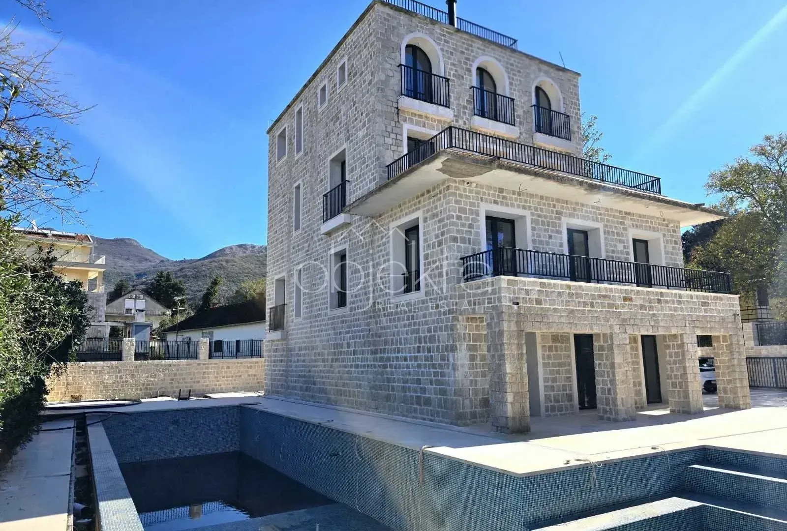 Prodaja, kuća, 374m², Tivat, Crna Gora