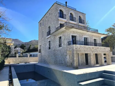 Prodaja, kuća, 374m², Tivat, Crna Gora - image 3
