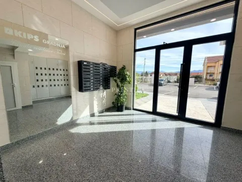 Prodaja, jednosoban stan, 39m², Tološi, Podgorica - image 14