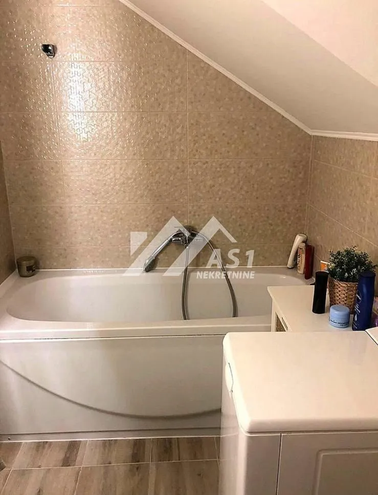 Izdavanje, dvosoban stan, 45m², Podbara, Novi Sad Sve Podlokacije