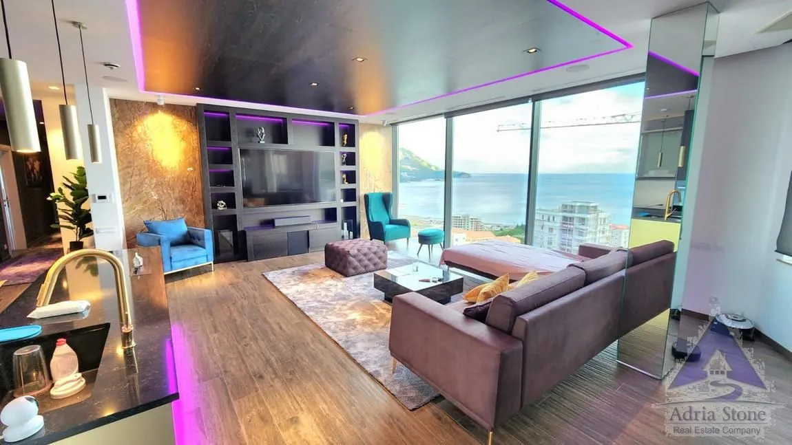 Sale, three bedroom apartment, 285m², Bečići, Budva