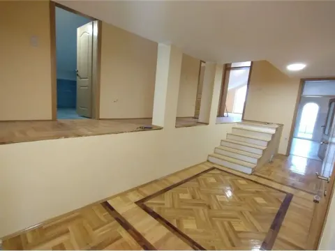 Izdavanje, četvorosoban stan, 179m², Čalije, Niš - image 6