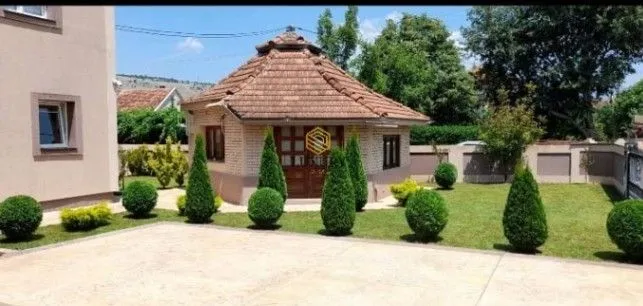 Rent, house, 250m², Tološi, Podgorica