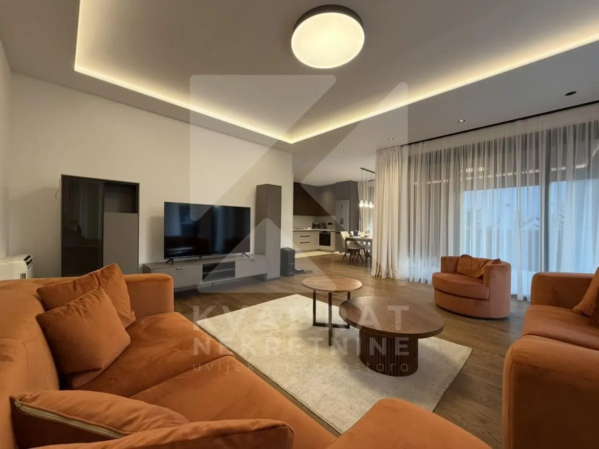 Prodaja, kuća, 225m², Gornja Gorica, Podgorica