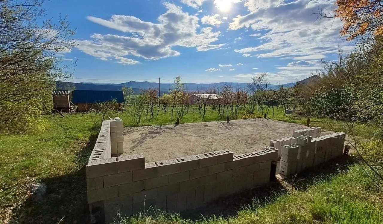 Prodaja, kuća, 285m², Piperi, Podgorica