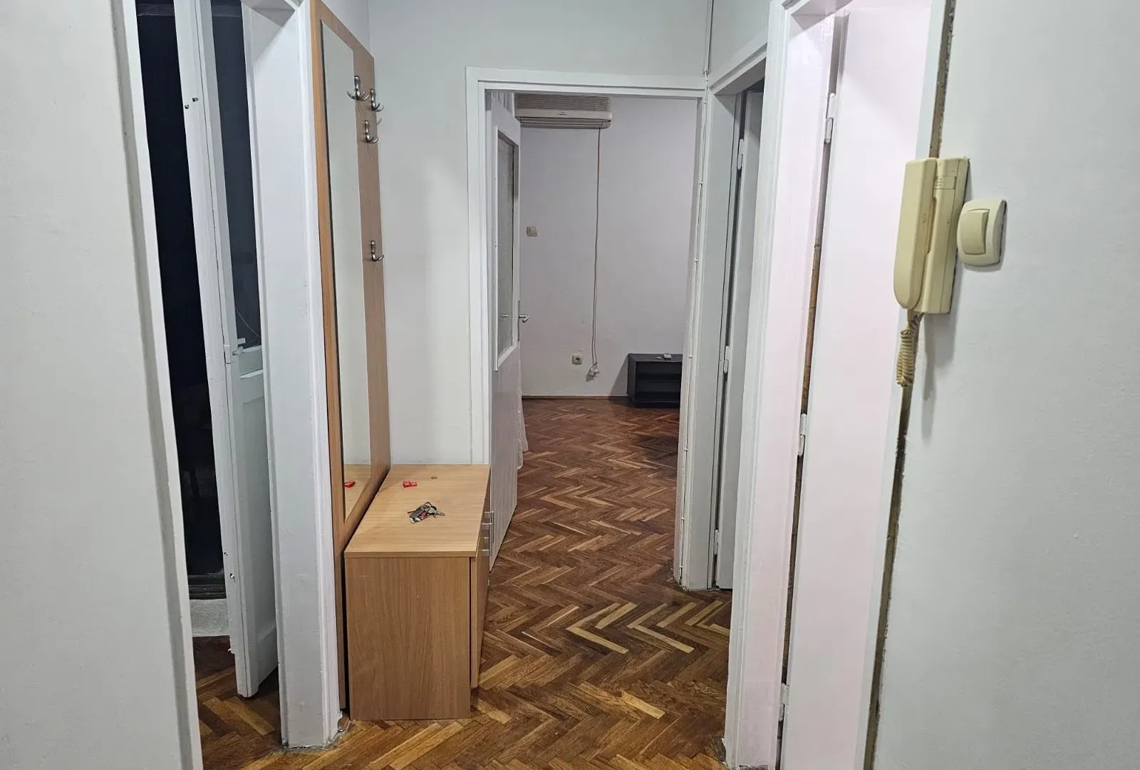 Izdavanje, dvosoban stan, 72m², Tuški Put, Podgorica